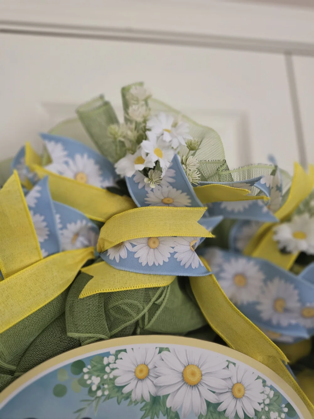 Welcome Daisy Spring Wreath in Blue, Yellow & White